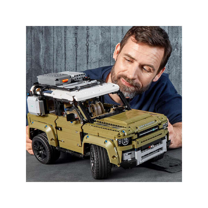 LEGO TECHNIC Land Rover Defender LEGO TECHNIC Land Rover Defender